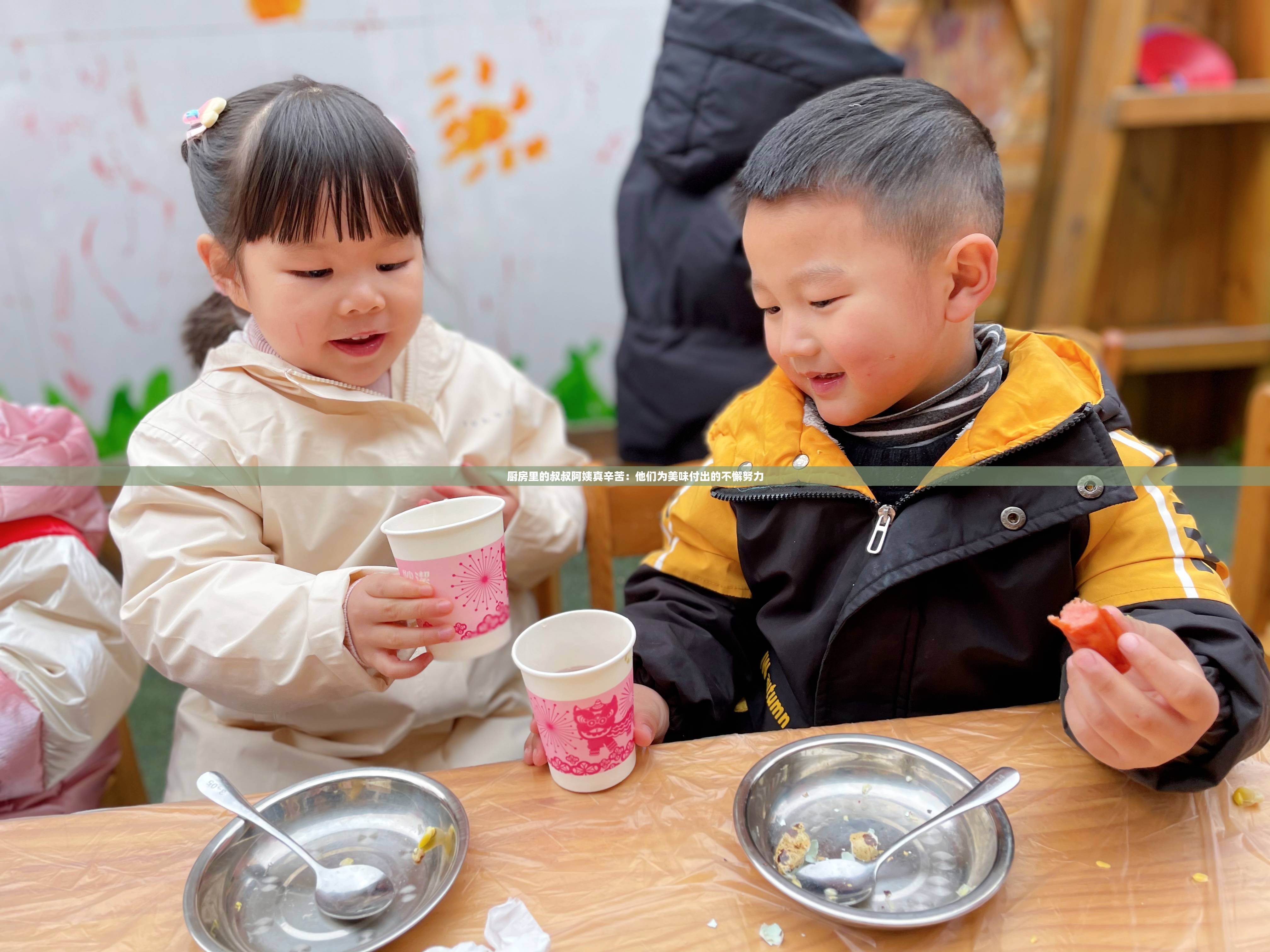 厨房里的叔叔阿姨真辛苦：他们为美味付出的不懈努力